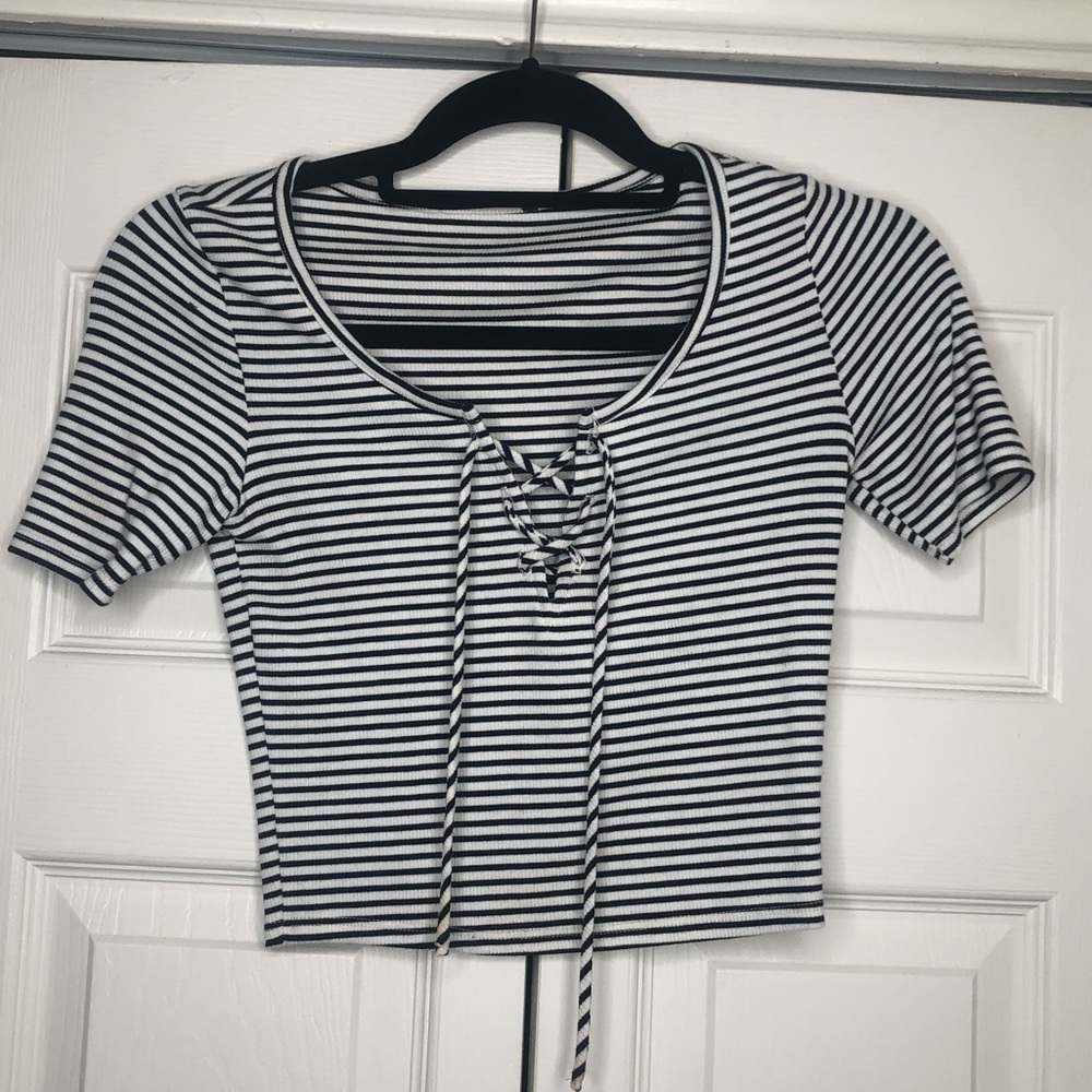 Black&White Stripped Tshirt Crop Top